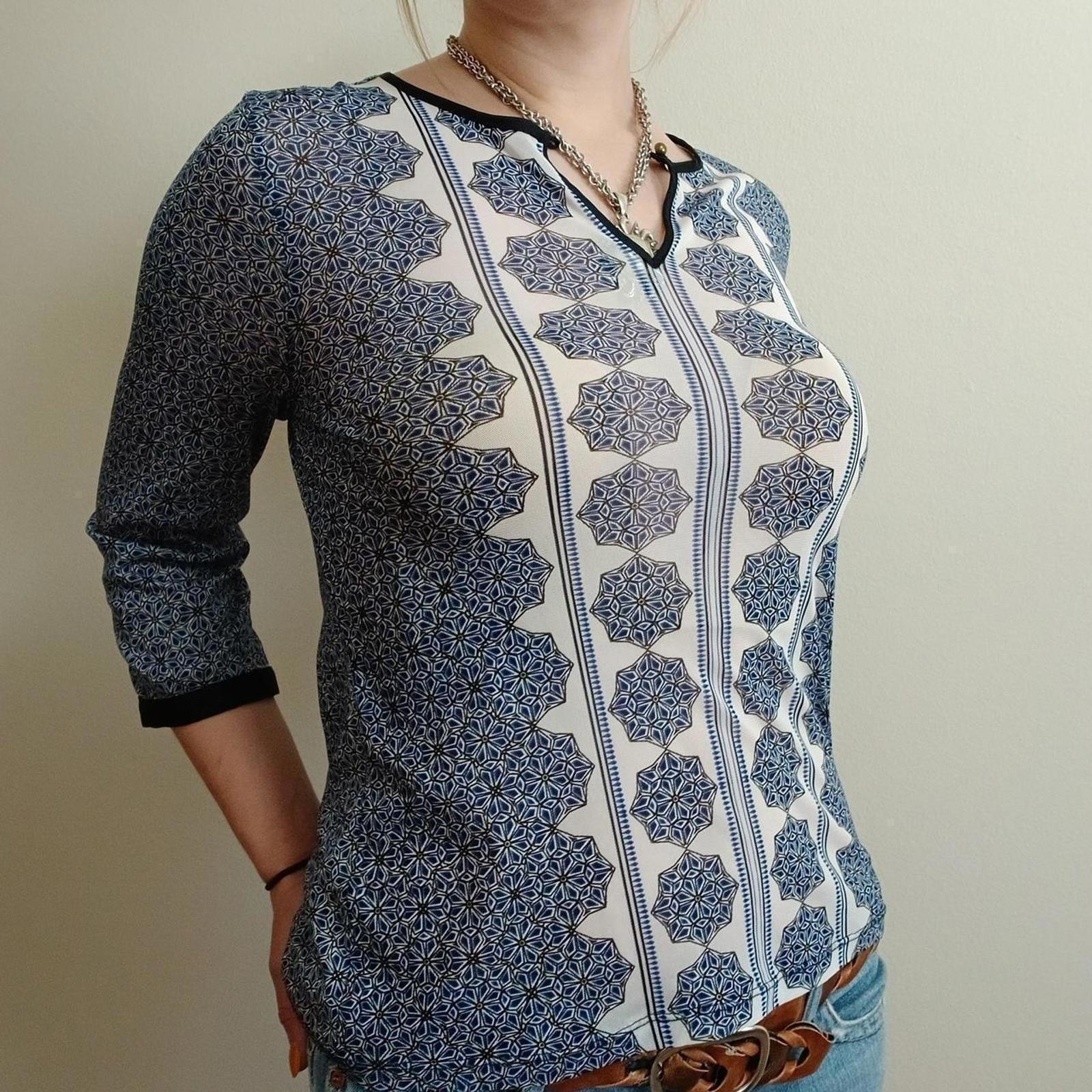 Vintage Y2k Blue White Patterned Mesh Notched Top S — image 2 of 3